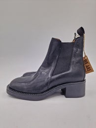 Ten Points Ingrid musta nahka chelsea  korollinen nilkkuri koko 37